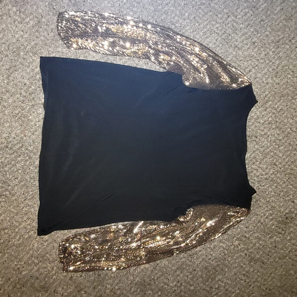 Prelude black long sleeve top with gold sequin sleeves size large - Picture 2 of 3